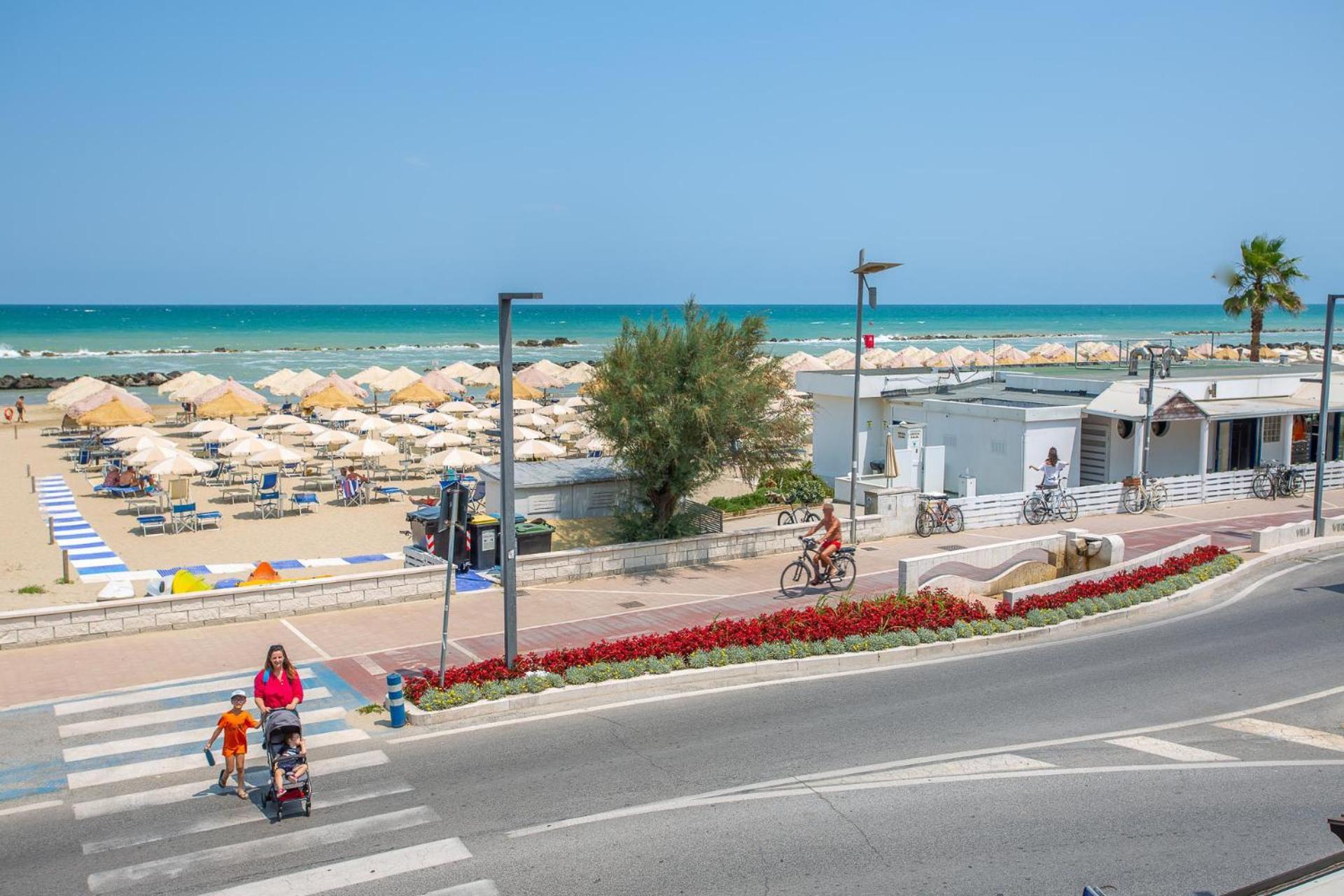 Palm Beach House - Vista Mare Монтесильвано Экстерьер фото